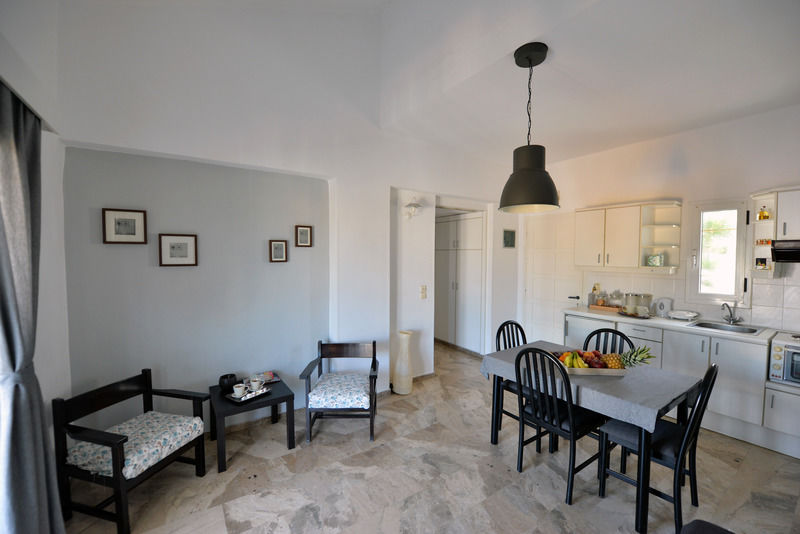 Hotel Anna Apartments Kokkini Hani Extérieur photo