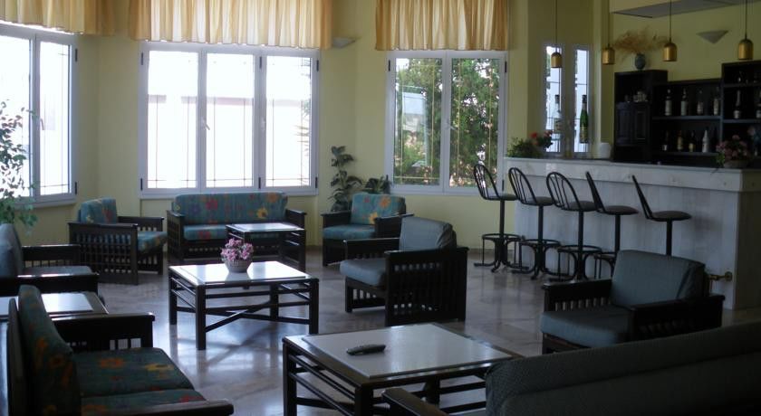 Hotel Anna Apartments Kokkini Hani Extérieur photo